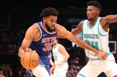 NBA西蒙斯篮下不投：接班人压力下的挑战与机遇